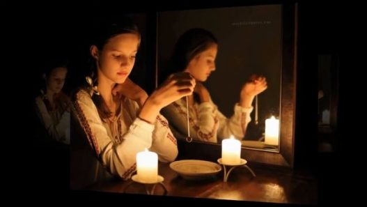 Святочные гадания: заглянуть в будущее или накликать беду?